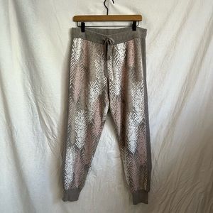 Barefoot dreams Cozychic ultra light joggers